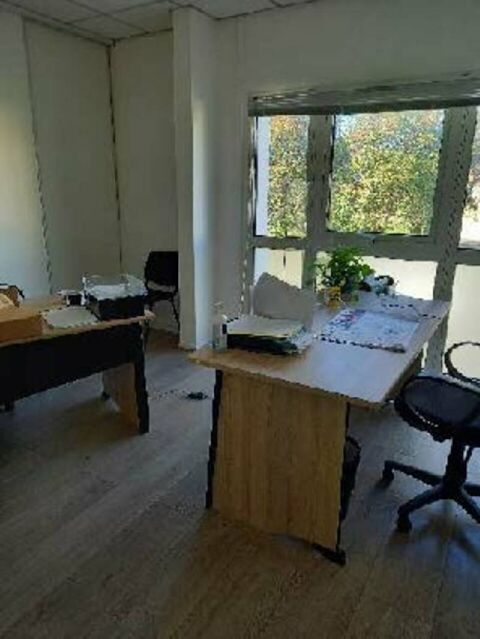   Location / Bureau - 227 m 