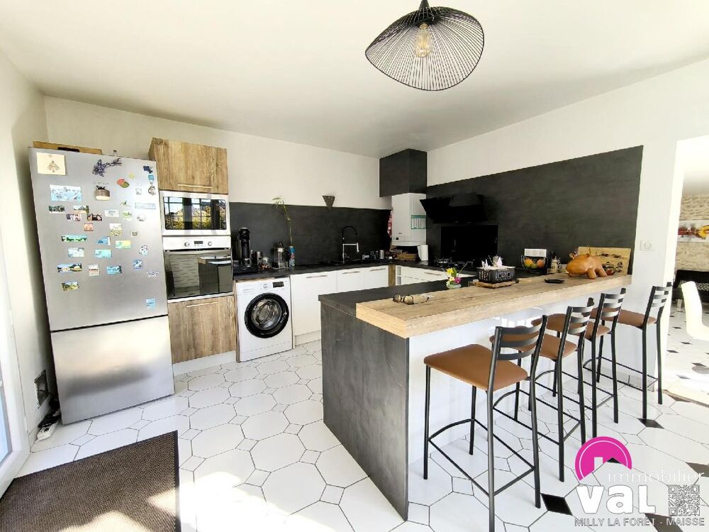 A 5min Sud de MAISSESur 645m² de terrain clos et arboré,....