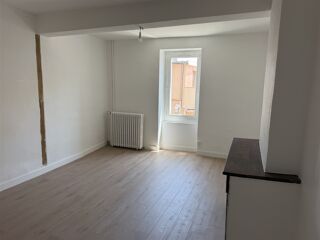  Appartement à louer 4 pièces 127 m²