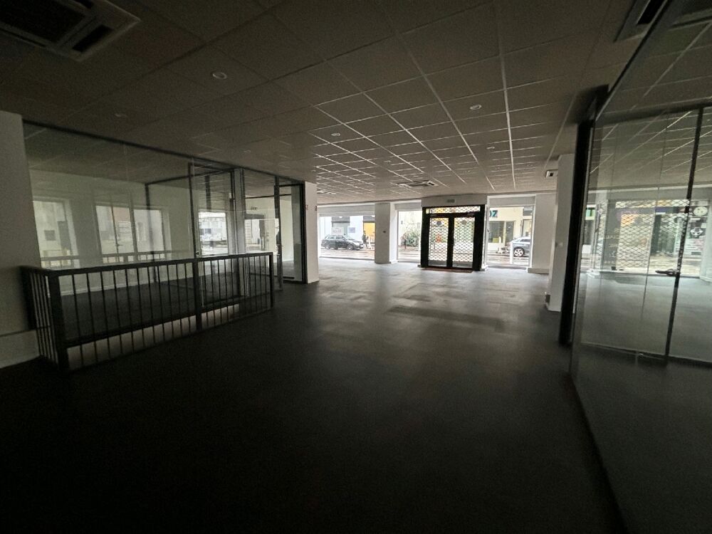  Vente / Local Commercial - 233 m² Annemasse (74100)