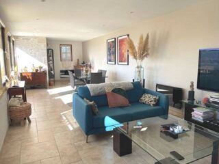  Proprit/chteau  vendre 7 pices 230 m