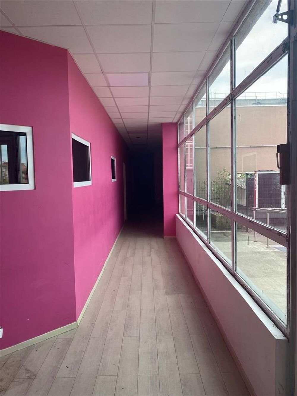   Location / Local commercial - 720 m² 