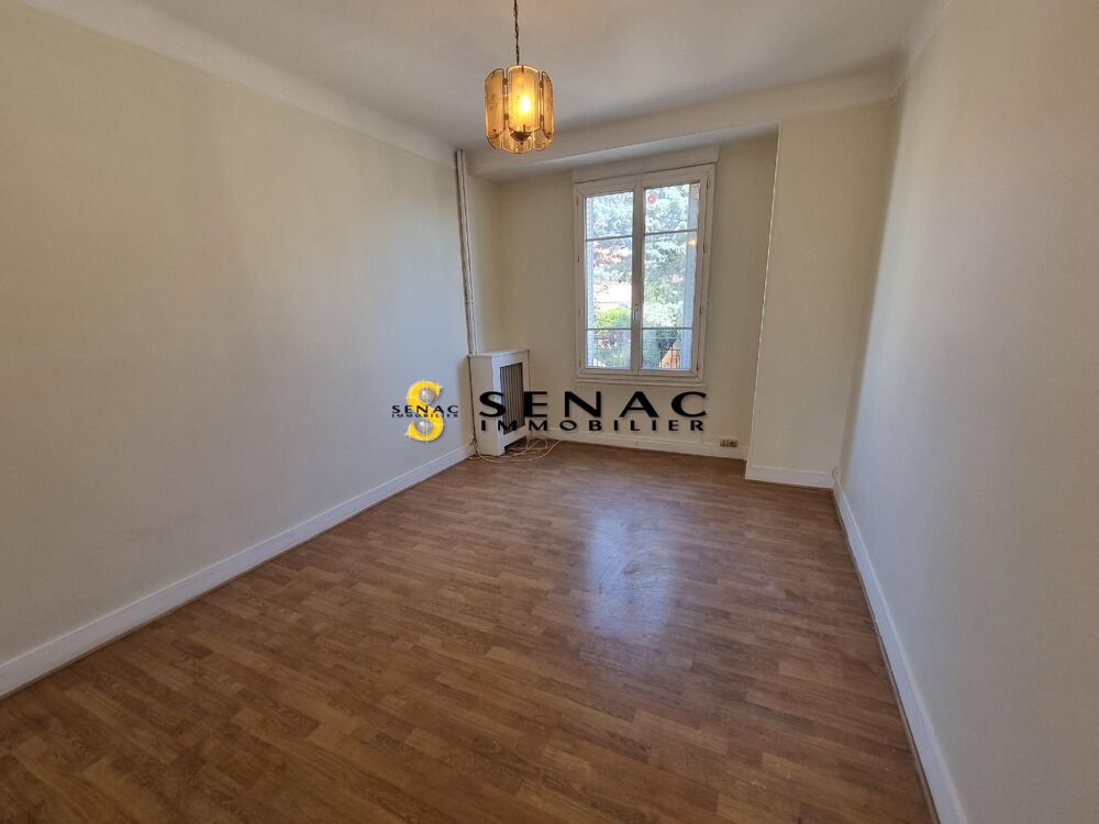 SENAC IMMOBILIER vous propose:SAINT PRIX CENTRE VILLE et....