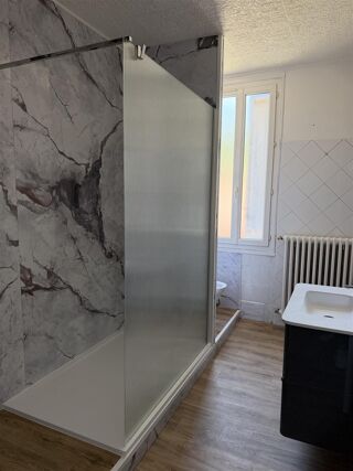  Appartement à louer 4 pièces 127 m²