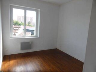  Appartement à louer 3 pièces 60 m²