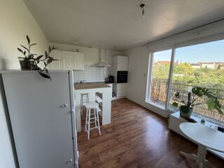 Appartement à louer 2 pièces 37 m²