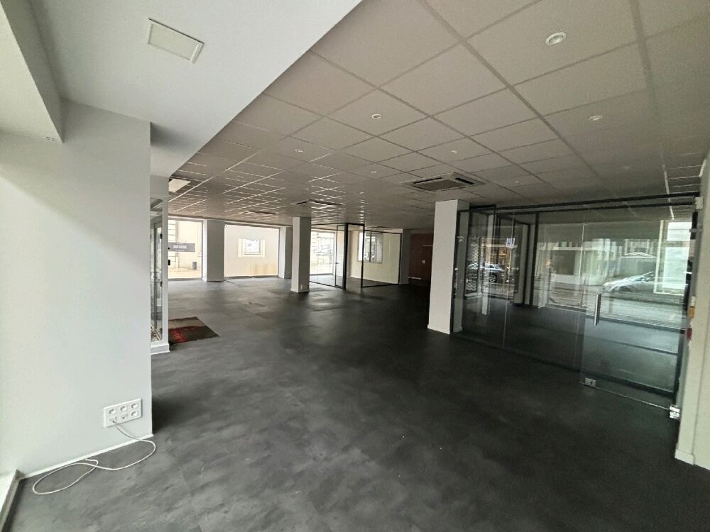  Vente / Local Commercial - 233 m² Annemasse (74100)