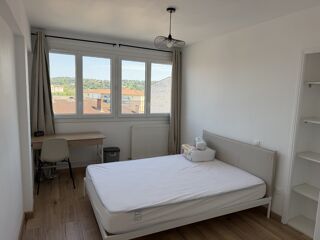  Appartement à louer 4 pièces 78 m²
