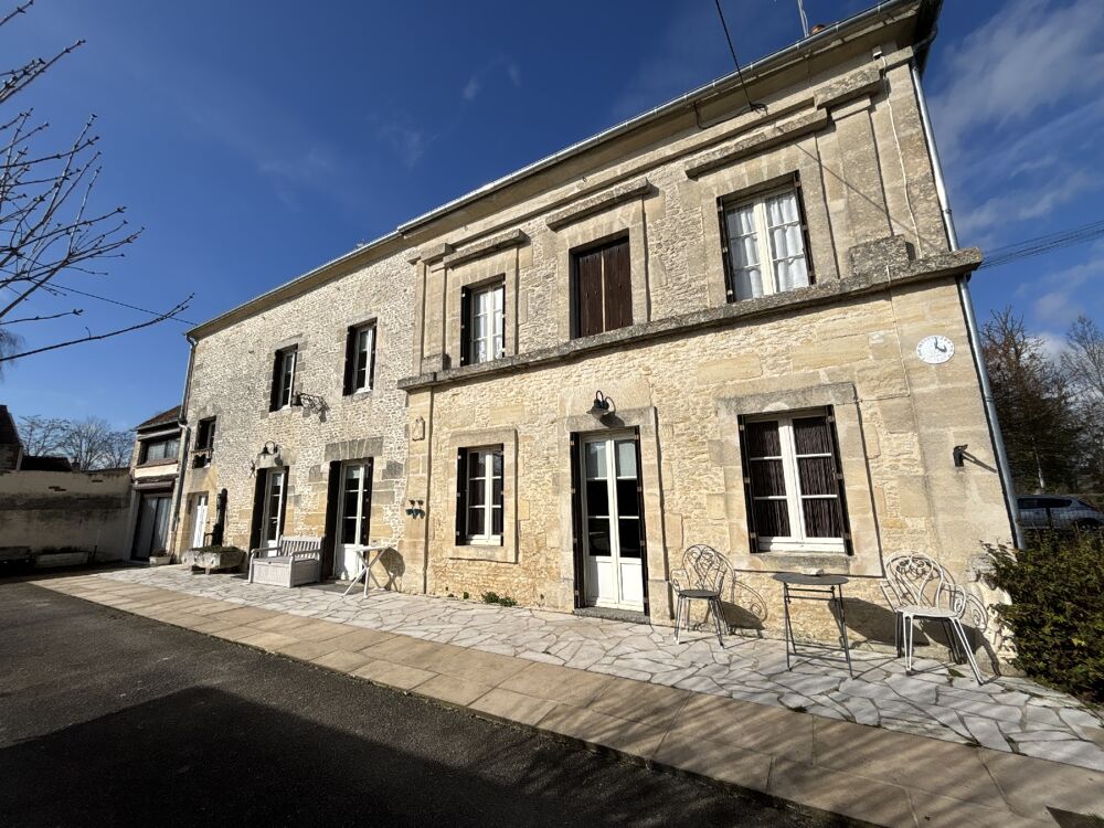 Maison de caractère à 8 km dArgentanSituée à seulement ....