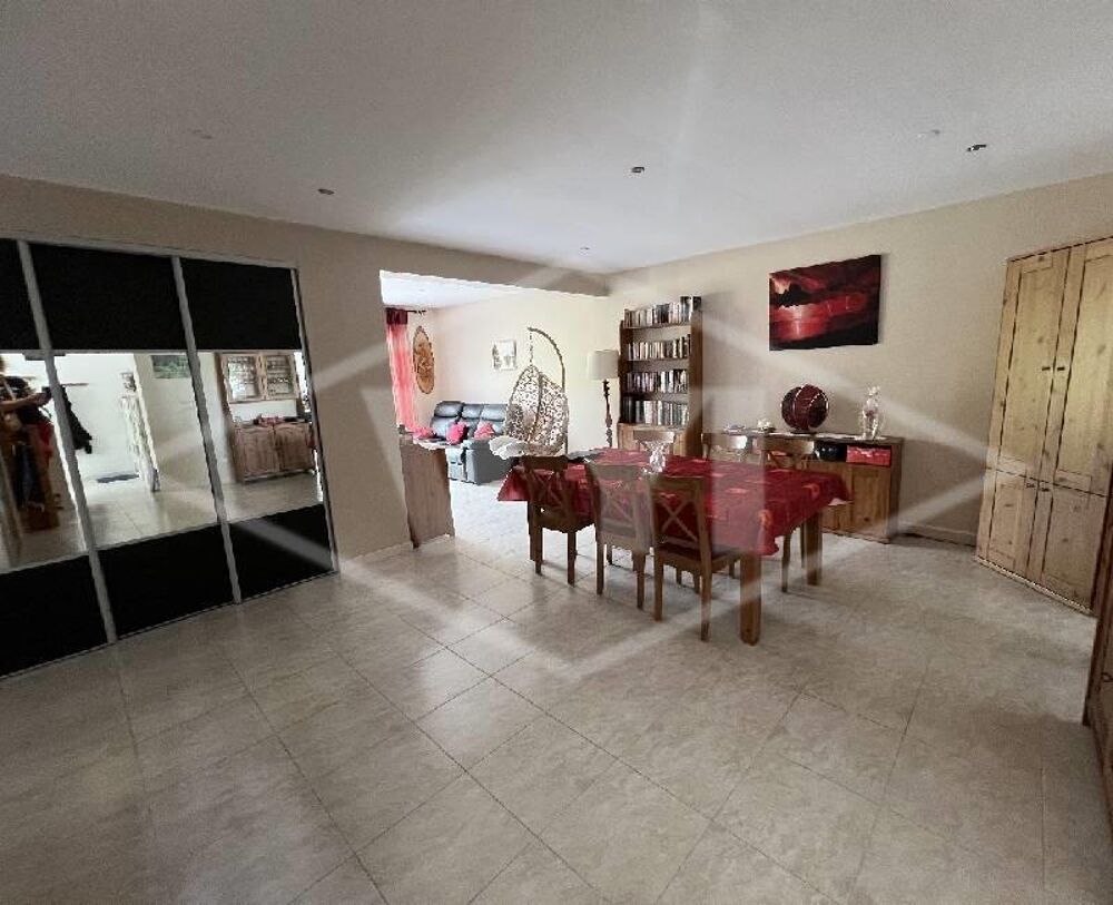 RARE SUR LE SECTEUR !Venez découvrir cette maison idéale....