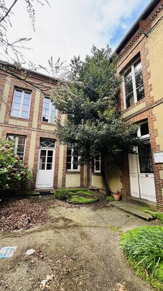 Maison � vendre 10 pi�ces 300 m�