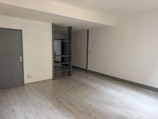  Appartement à louer 1 pièce 37 m²
