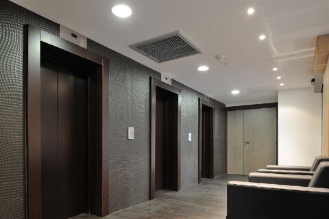   Vente - 370 m² 