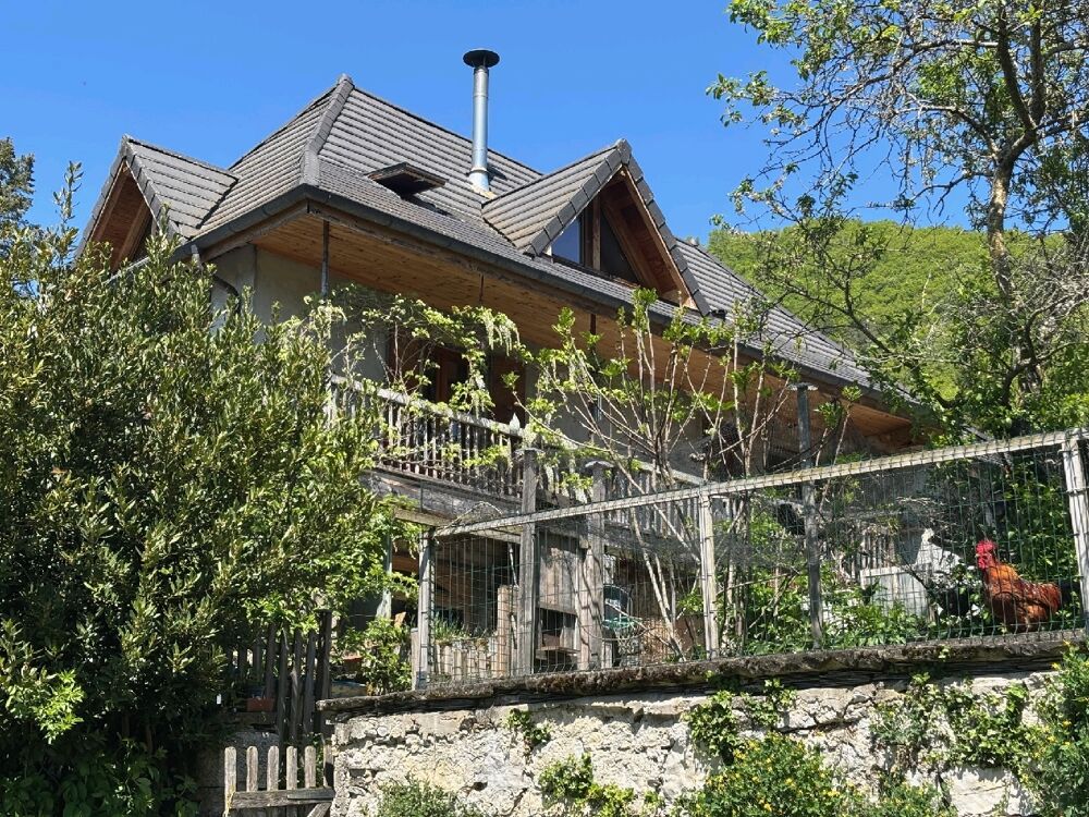 BONNEVILLEMAISON DE CARACTERE RENOVEE AVEC DEPENDANCESDa....