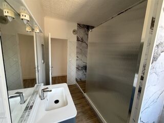  Appartement à louer 4 pièces 127 m²