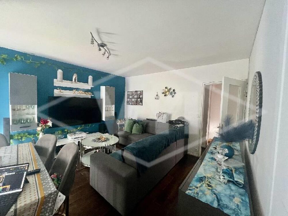 SPÉCIAL INVESTISSEUR !Dans un quartier animé, situé au 1....