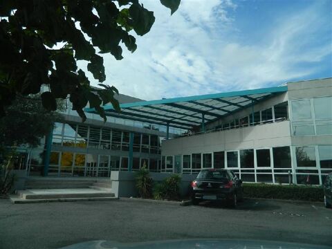  Location / Bureau - 220 m 