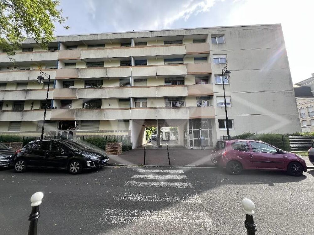 SPÉCIAL INVESTISSEUR !Dans un quartier animé, situé au 1....