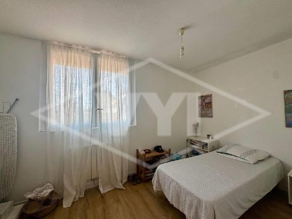 EXCLUSIVITÉ - Dans le quartier du Vieux-Bourg...Pour inv....