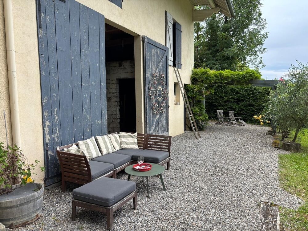 MASSONGYAncienne ferme rénovée avec piscine  Massongy ....