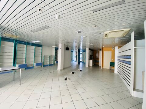 EMPLACEMENT N&deg;1 � Local commercial 143 m&sup2; � Gaillard ... 197000 74240 Gaillard