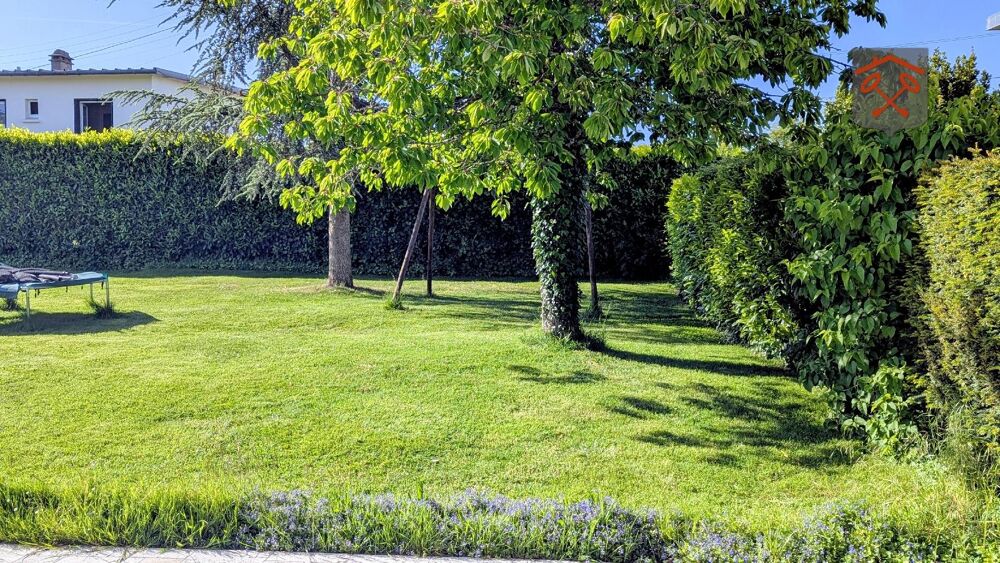 NEYT IMMOBILIER vous propose Réf 4886 dans un bourg avec....