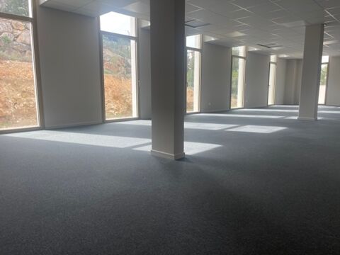 &Agrave; louer, un local d'une surface de 101,5 m&sup2; &agrave; Aix en ... 2348 13100 Aix en provence